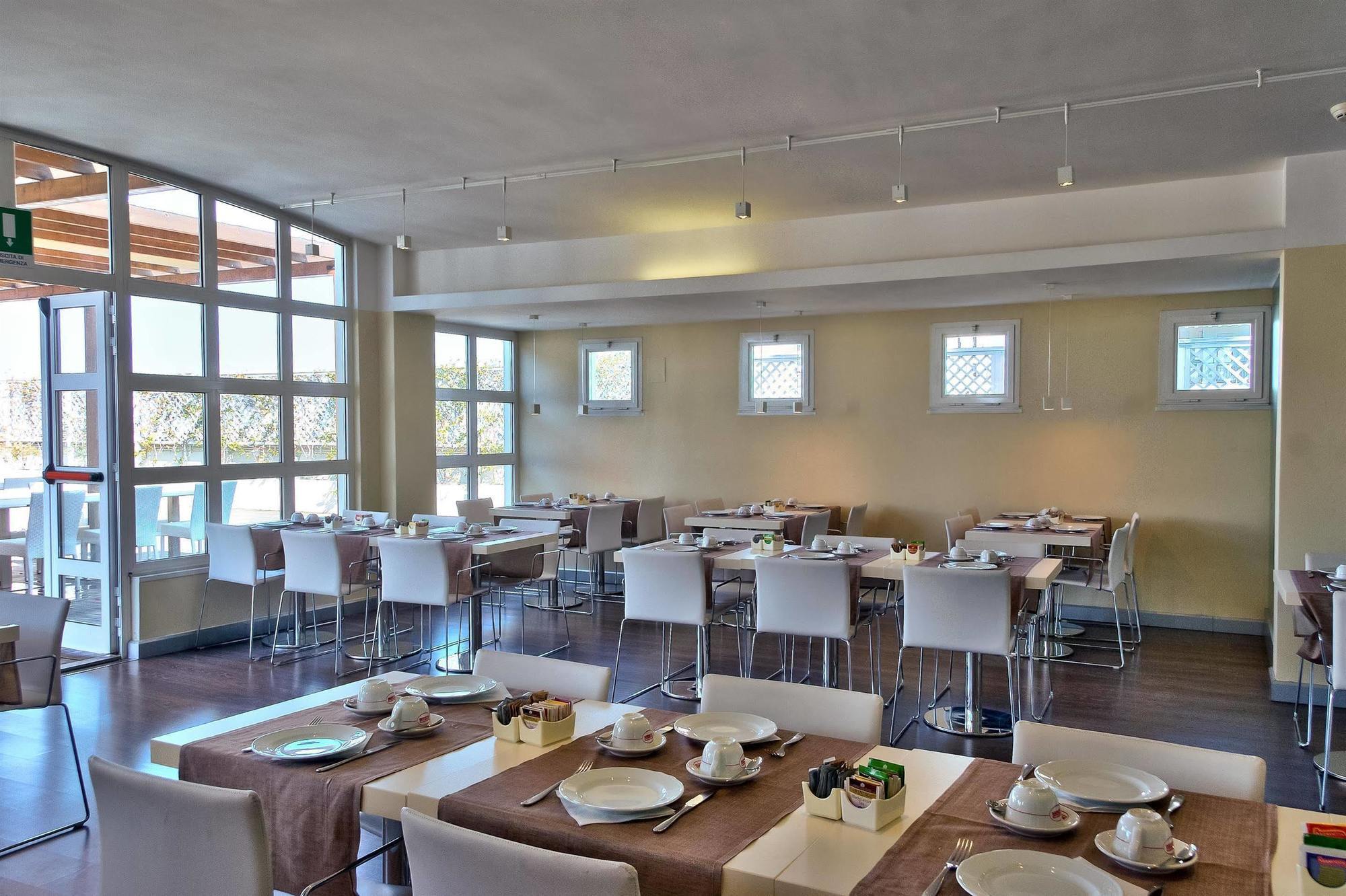 Hotel Roma Tor Vergata Bagian luar foto